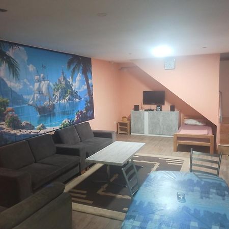 Red Apartman 特雷比涅 外观 照片